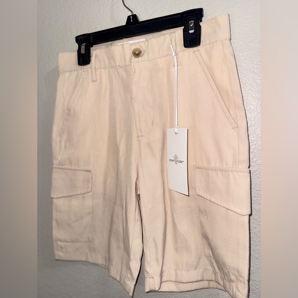 New with tags Craft & flow boys Tan Cargo Shorts-‎ Size 10/12
